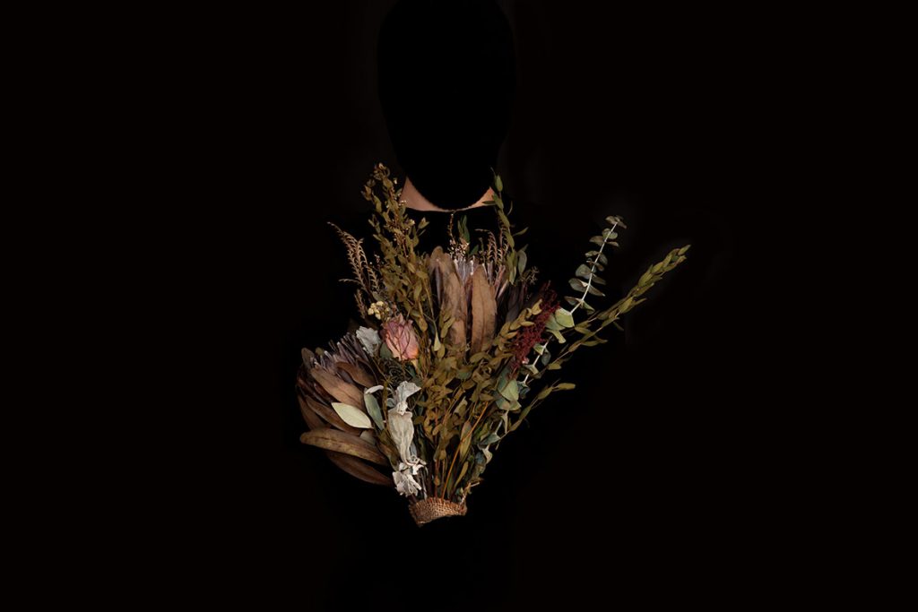 Laurence Dauphinais - Autoportrait et fleurs