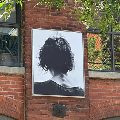 Maude Arsenault ; L'art s'affiche x Ubisoft Montréal ; Photo : Art Souterrain Maude Arsenault ; L'art s'affiche x Ubisoft Montréal